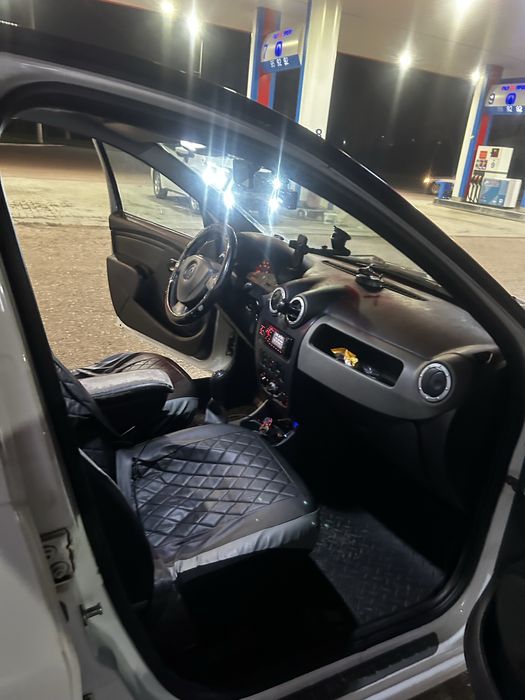 Продам Renault Sandero 2012года