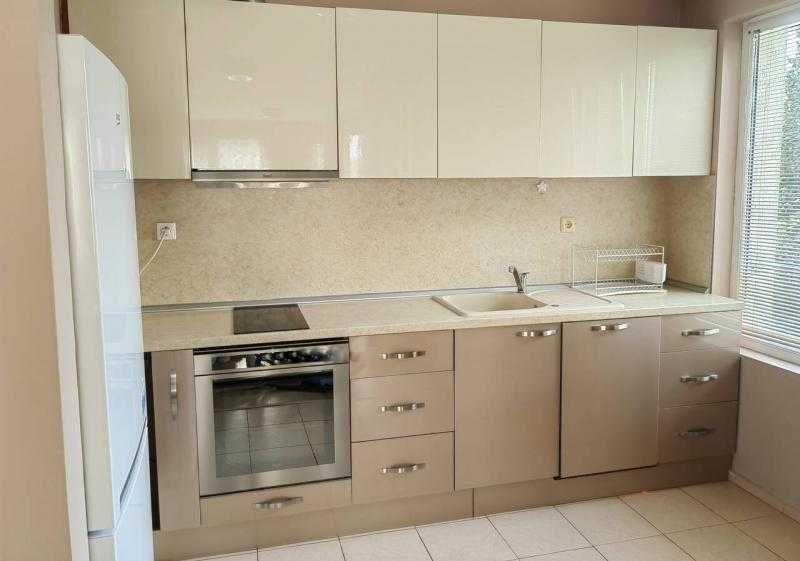 Слънчев и много уютен апартамент в Славейков!