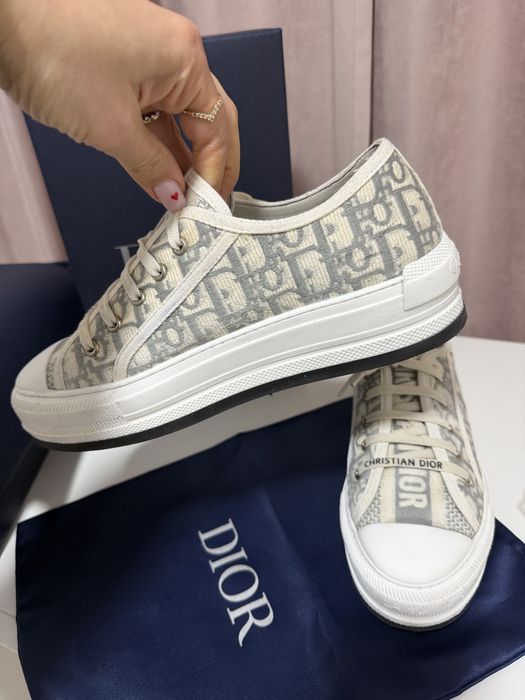 Кецове бяло и сиво