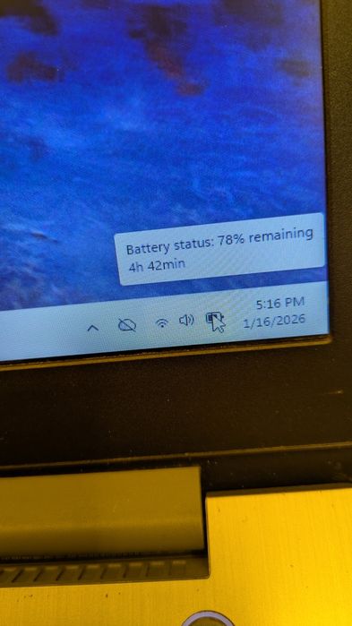 Lenovo i5 gen10, an 2022, ecran mare de 17", 12GB DDR4