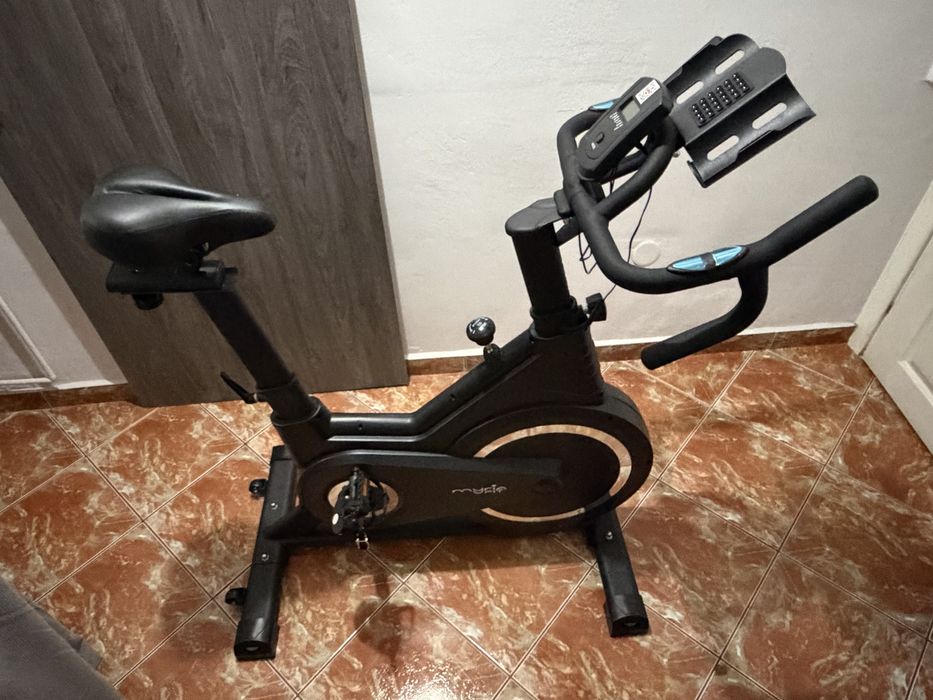 Bicicleta fitness MYRIA