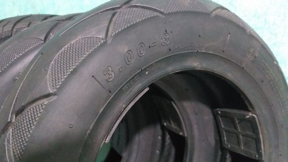 Продаётся пакрышки-шины для скутеров НОВЫЙ.