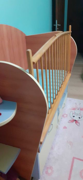 Разглобено, готово за взимане, Дървено бебешко легло/ кошара с матрак 120/60 см, много удобно