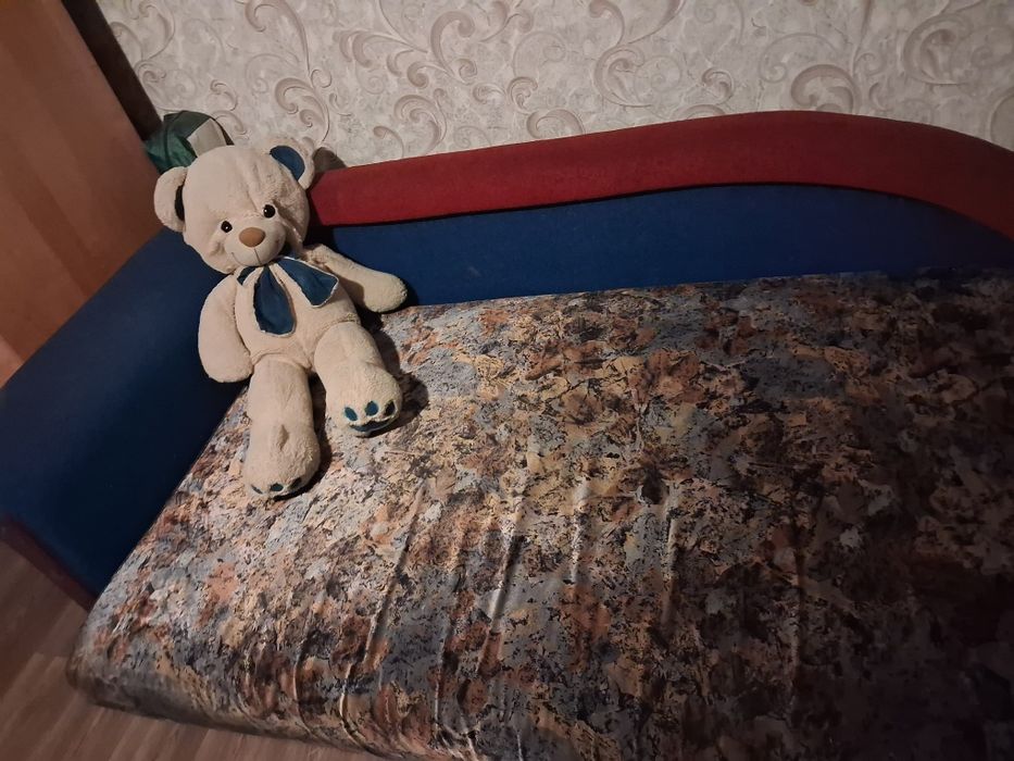 Продам тахту 200см/ 100см