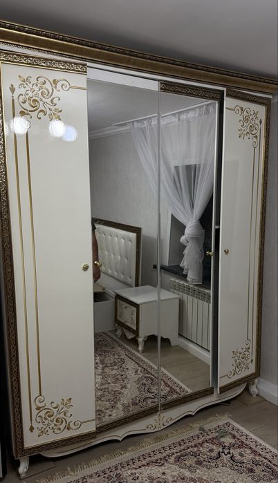 Продам спальный гарнитур