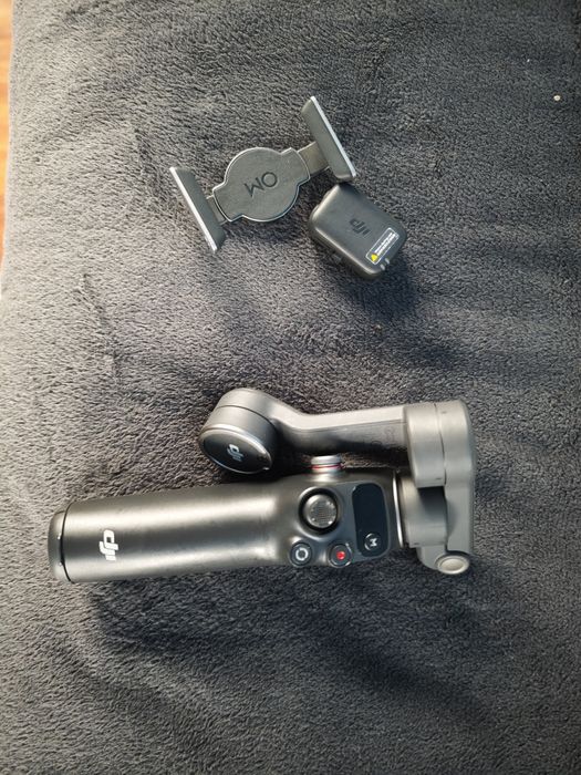vând dji osmo mobile 7P