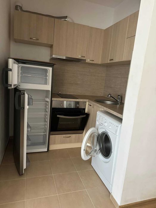 Дава се под наем Двустаен апартамент в Пловдив, Тракия - 60 кв.м за 273.87 € - Снимка #2