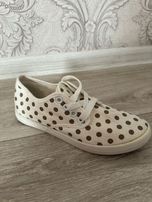 Оптом кроссовки 1000 тг