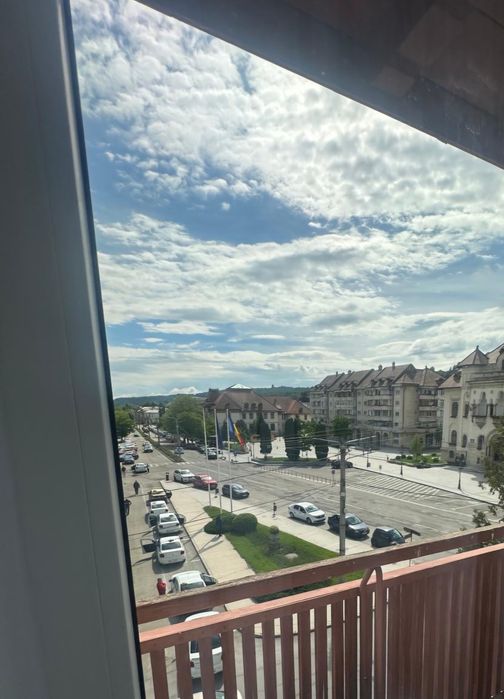 Închiriez apartament 2 camere pozitie centrala cu 2 camere mobilat și utilat