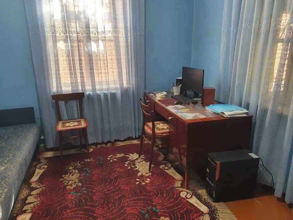 Продаётся дом, 4 комнаты + утеплённая веранда, участок 4 сотки.