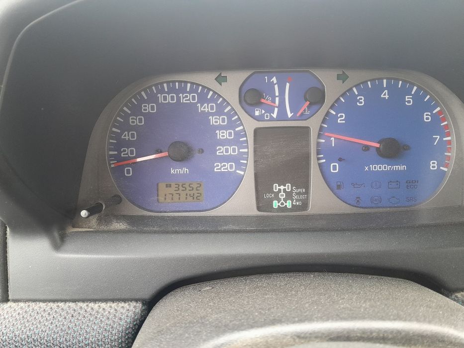 Mitsubishi pajero pinin 2.0l 5 usi 4x4