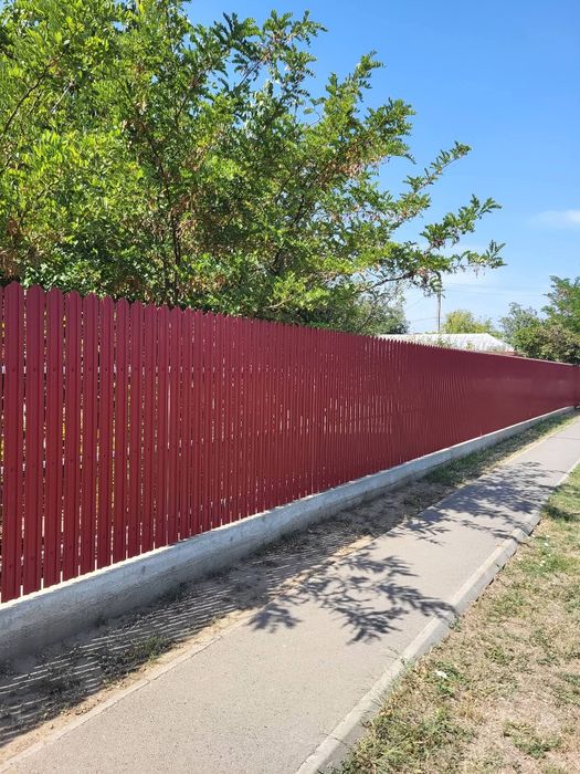 Garduri din sipca metalica, panou stil jaluzele, tabla,plasa bordurata