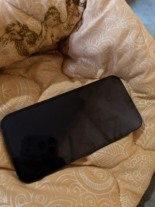 Apple Iphone 13.