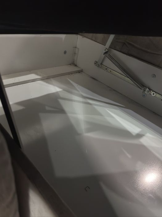 Угловой диван есть следы использования