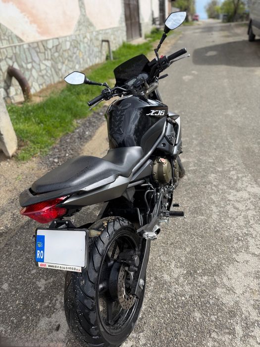 Motocicleta Yamaha Xj6