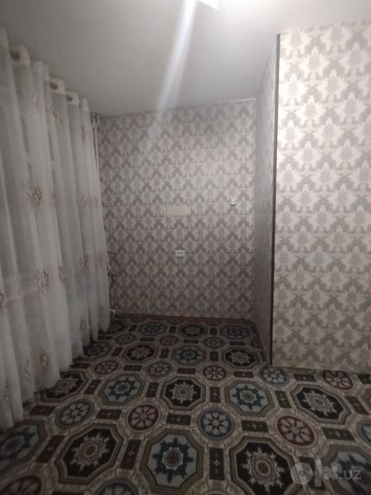 9bozor yonida 2xona 1etaj 2mln