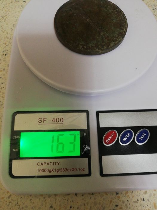 Мидальон настольный