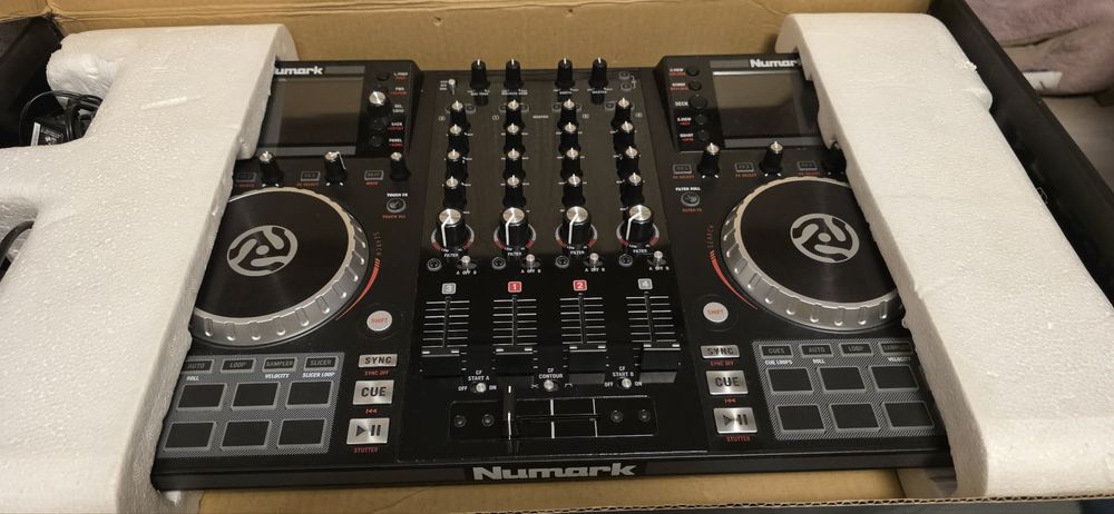 Продавам озвучителна, DJ и осветителна техника: