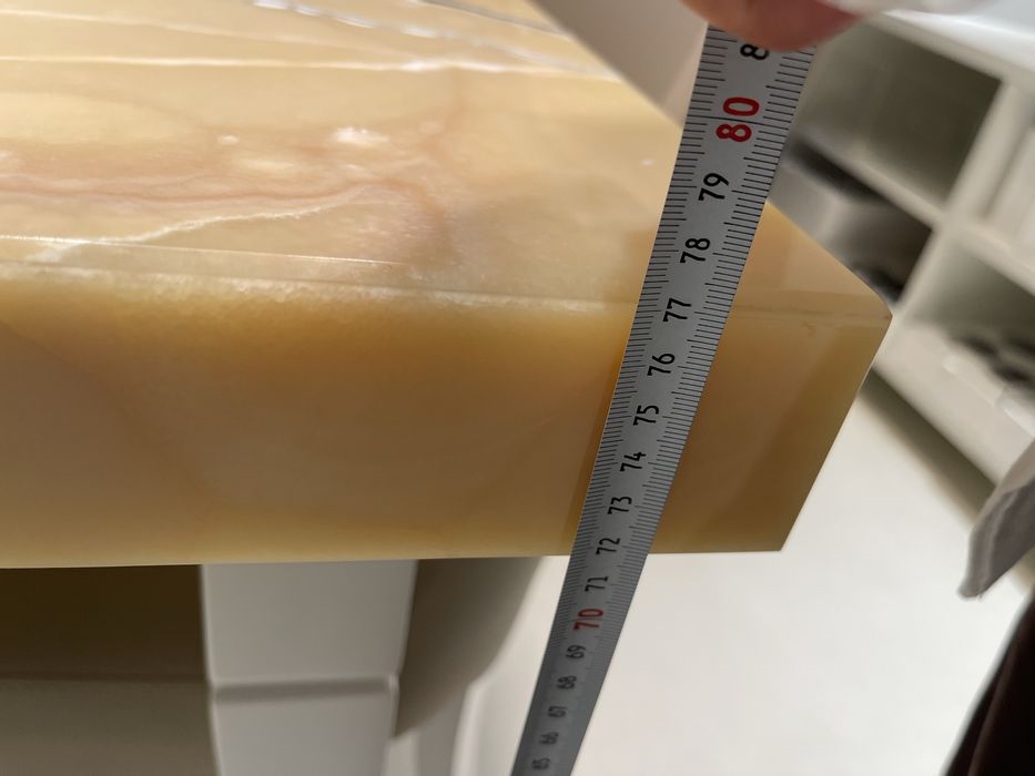 Стол из натурального камня