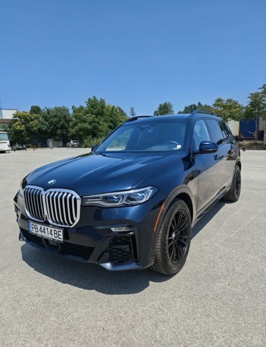 BMW   X7    M40i