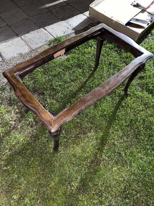 Стари мебели масив- диван, маса