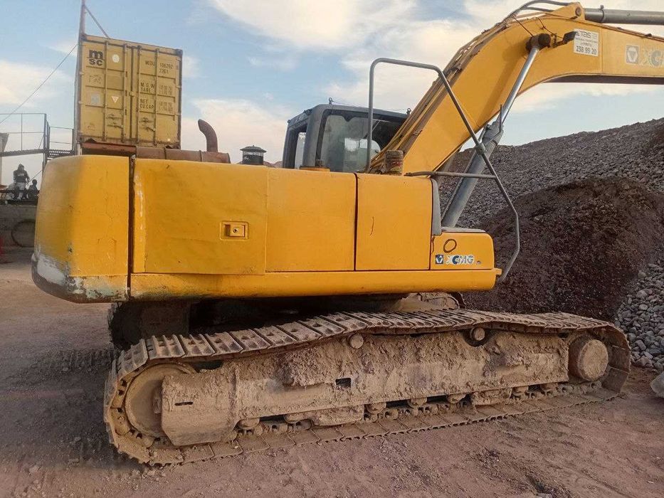 Продается гусеничный экскаватор 25т 2012 год обем ковша 1.2 м.куб