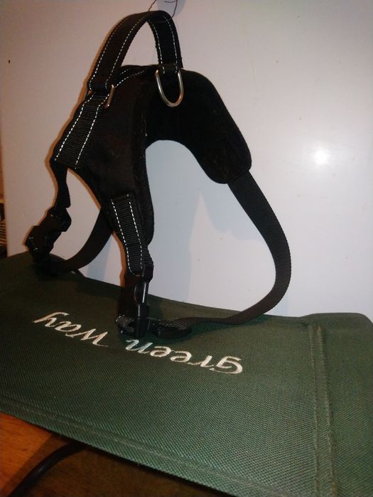 Продам шлейку для собаки