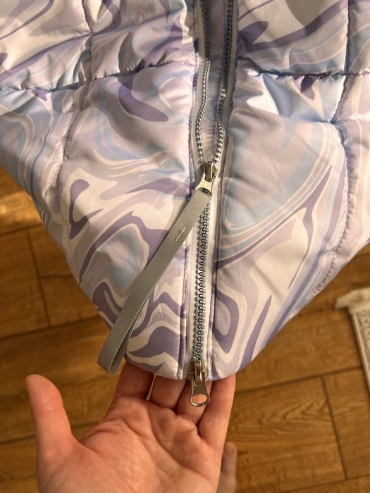 Продам зимнюю куртку на девочку