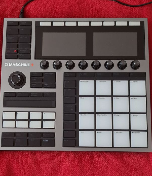 Native instruments Maschine plus