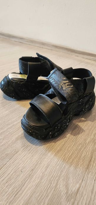 Sandale Buffalo London