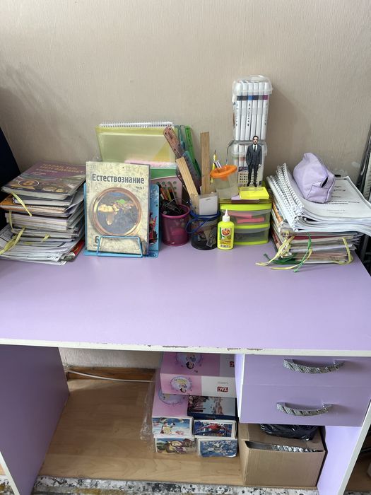 Продам школьный столик