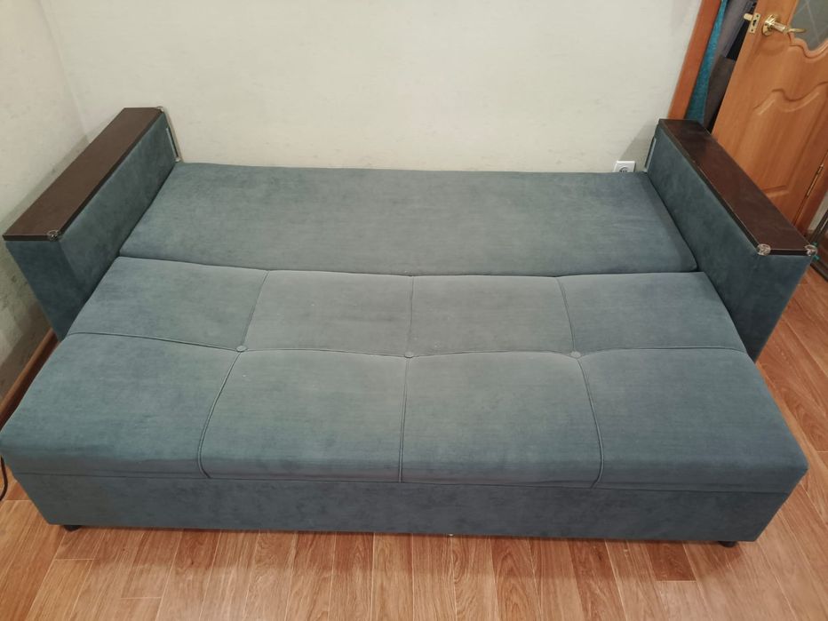 Продам диван в хорошем состоянии