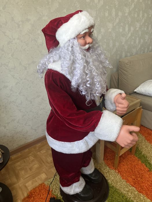 Дед Мороз танцующий