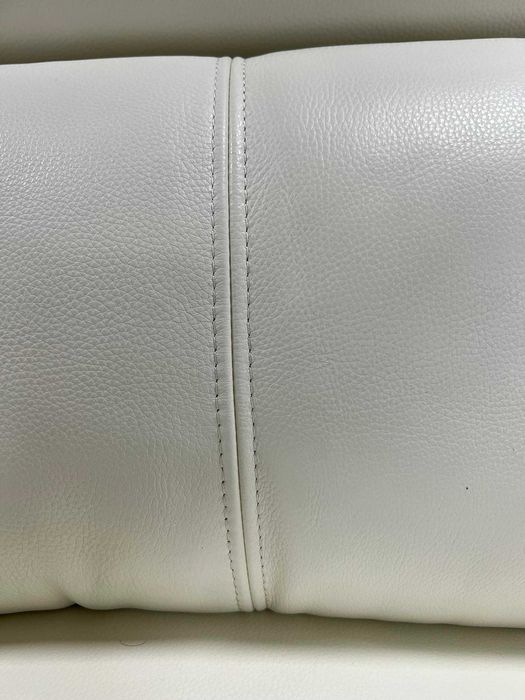 Бели кожени дивани две двойки и фотьойл "Moreno"