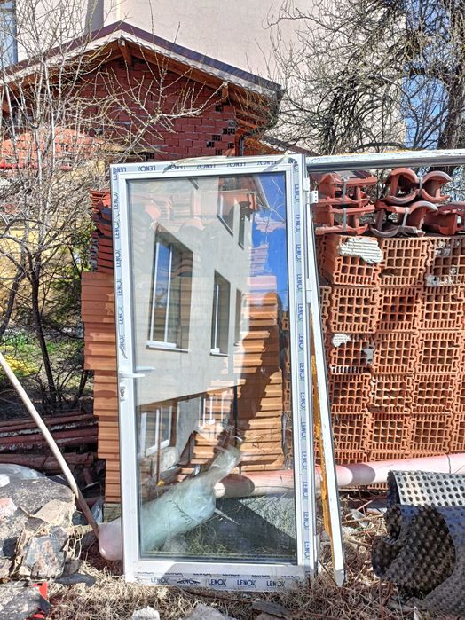 Външна стъклена врата