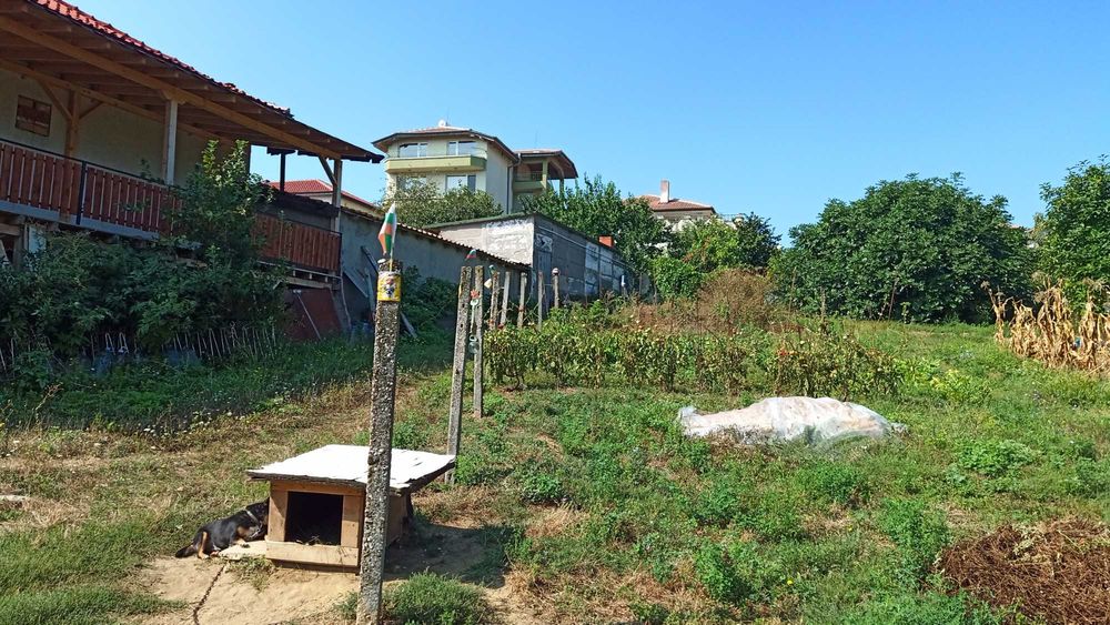 Продавам парцел в гр.Бяла, област Варна – 676 кв.м.
