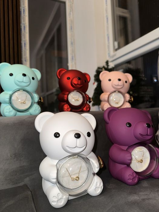 Луксозно Подаръчно Мече с Роза и Колие- Перфектният Романтичен Подарък