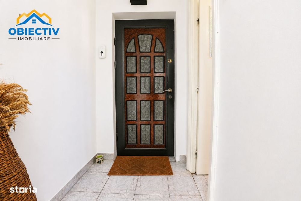 Apartament 4 camere , centru , etaj 1