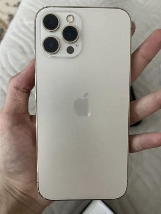 Айфон 12 про.