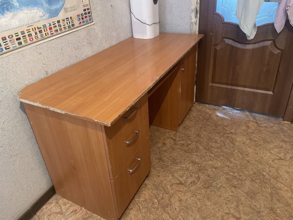 Стол бесплатно отдам