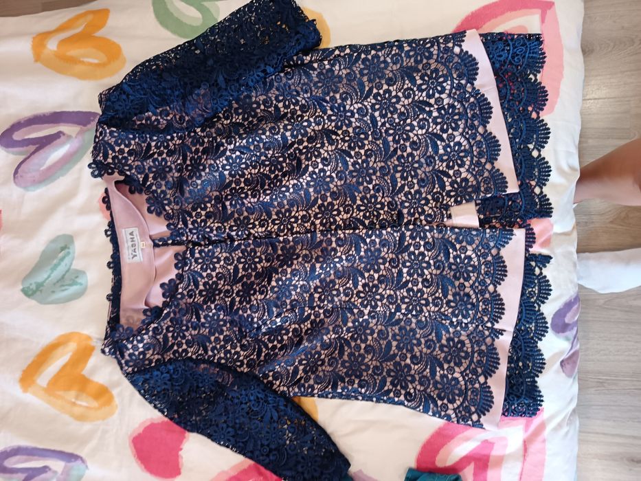 Костюм в синя дантела с пепел от рози 54 размер