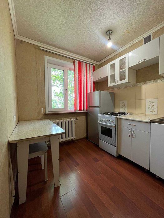 Продаётся 2х, в хорошем районе, 6 мкр, Панельный дом