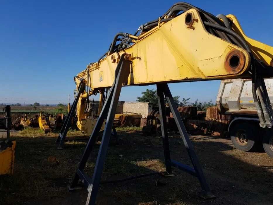 Brat lung excavator Komatsu