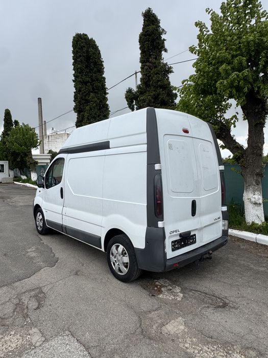 Opel Vivaro, Renault Trafic , Model inalt