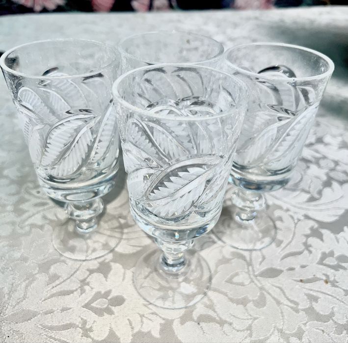 Хрустальные рюмки и турецкий бардак