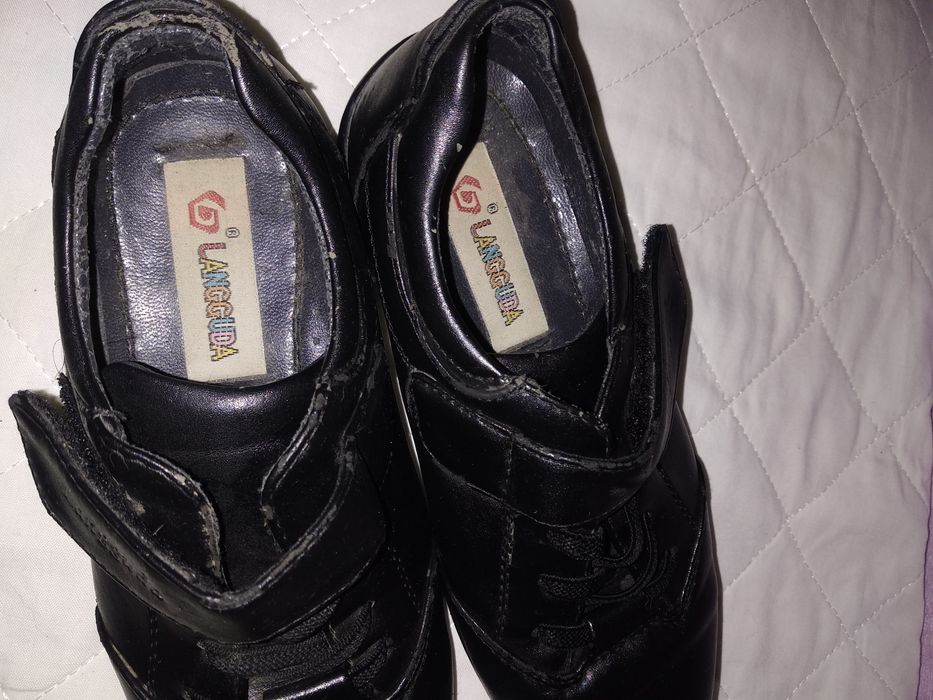 Туфли на мальчика.