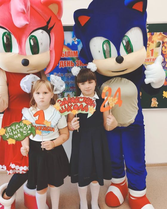 АниматорыПродам костюмы  Соники оба 200000