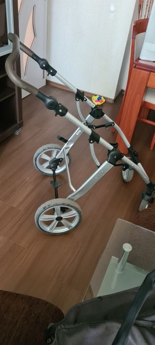 Комбирана детска количка