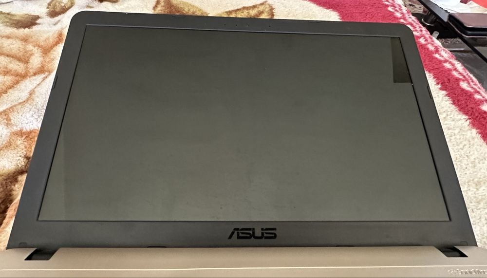 Laptop ASUS F540L