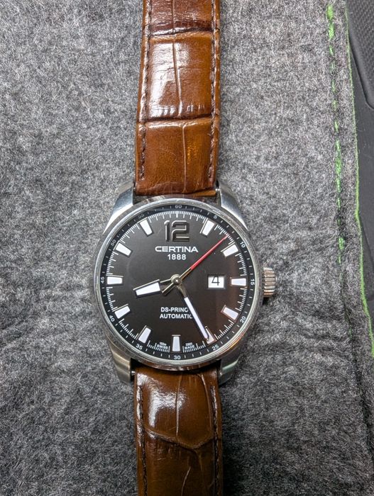 Продаю механические часы Certina